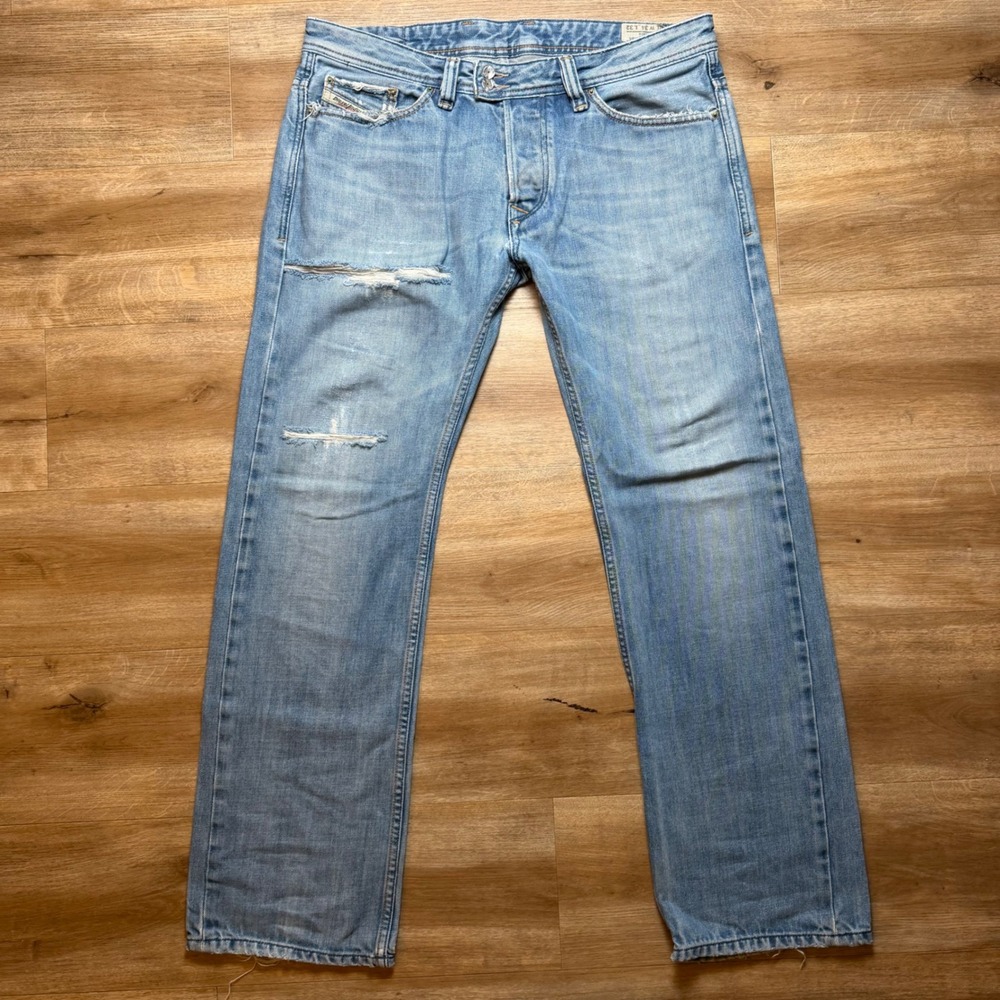Diesel Viker-R-Box Jeans Mens 34x32 Blue Light Wash Distressed Straight Leg 8AT